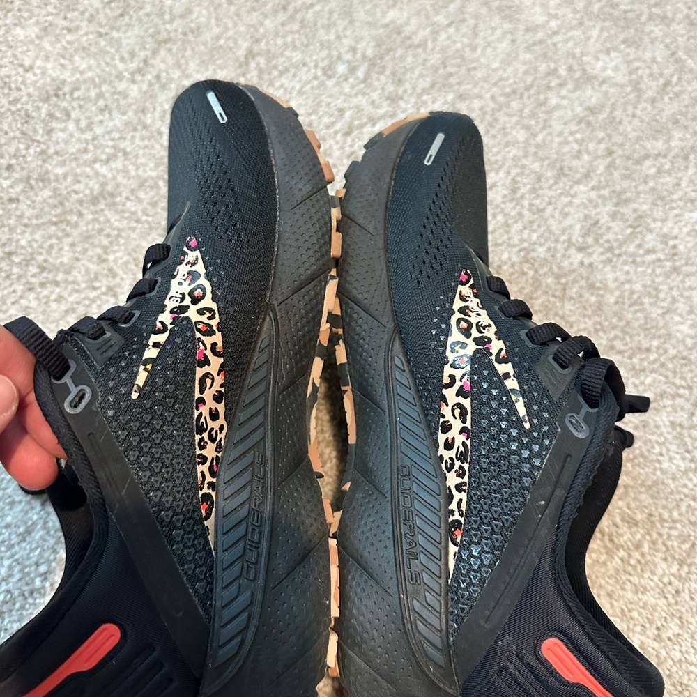 Brooks Adrenaline GTS 22 Womens Running Shoes Cheetah Limited Edition Sz: 7 B - Picture 7 of 10